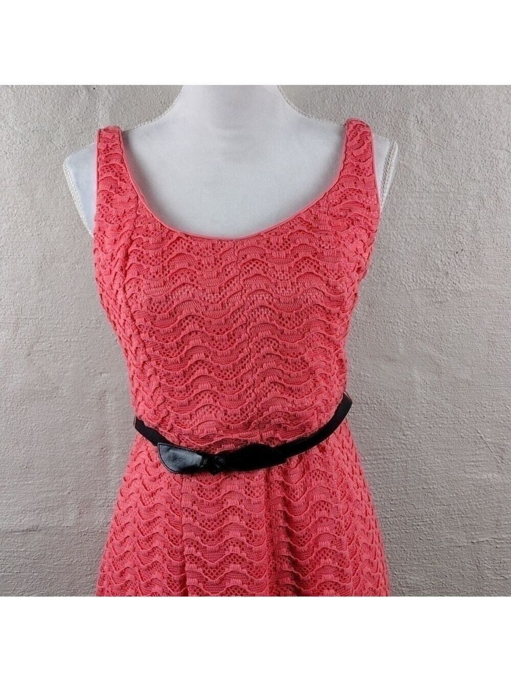 Luxe by Carmen Marc Valvo Peach Scoop Neck Sleeveless Knee Length A-Line Dress - Picture 2 of 15